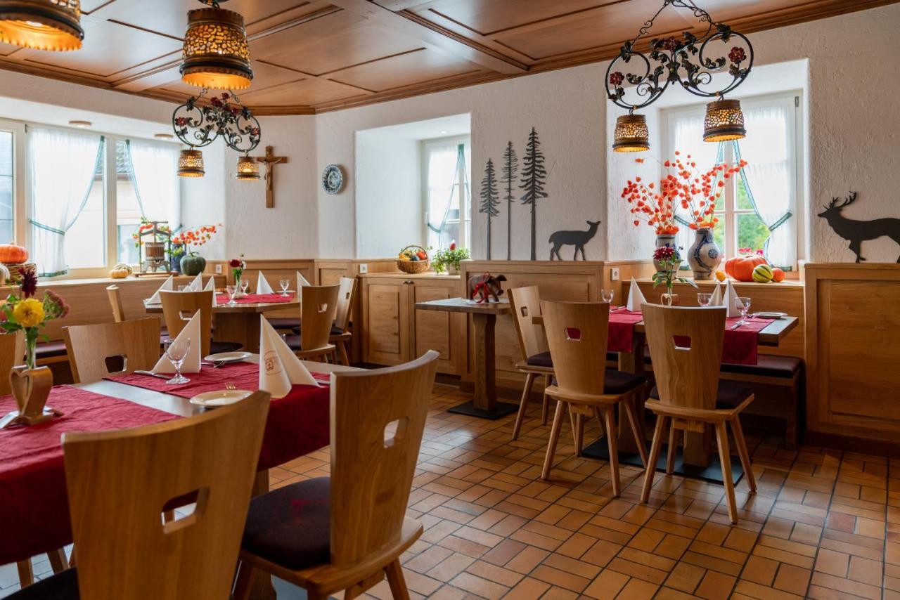 Gasthaus-Pension Zum Kreuz Stuhlingen Exterior foto