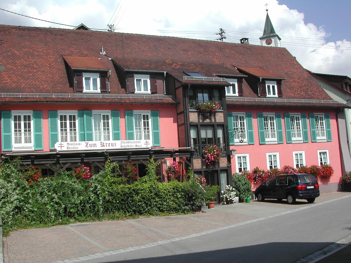Gasthaus-Pension Zum Kreuz Stuhlingen Exterior foto